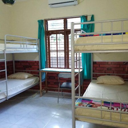 Szabrian Hostel Denpasar Exteriör bild