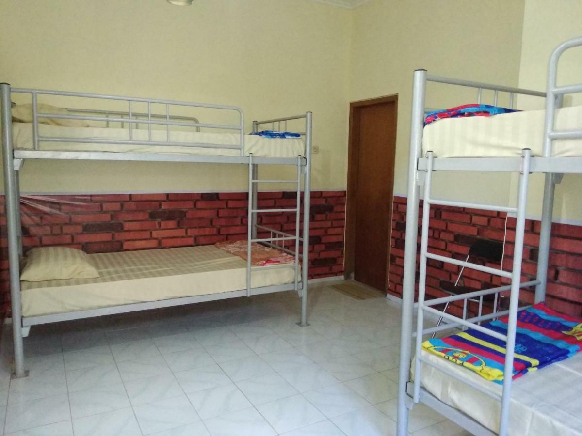 Szabrian Hostel Denpasar Exteriör bild