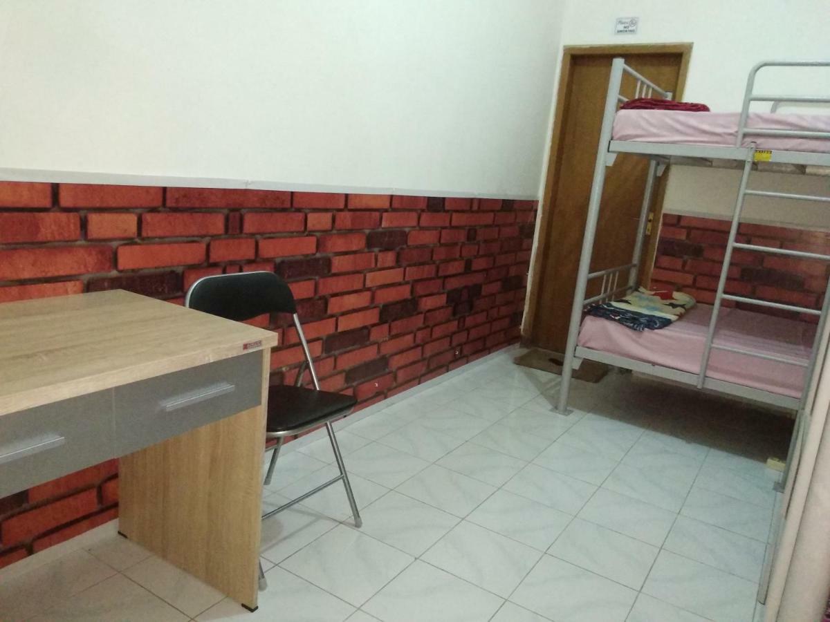 Szabrian Hostel Denpasar Exteriör bild